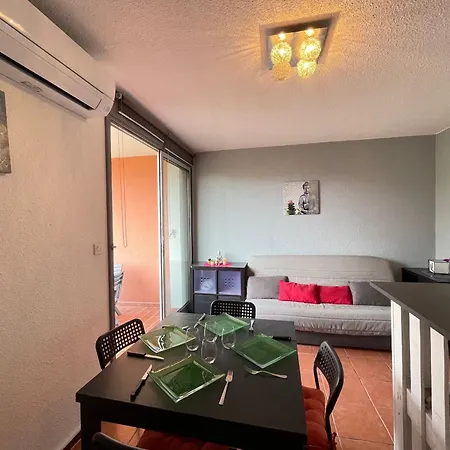 Apartment Studio avec terrasse à 500m plage 5 Apartamento